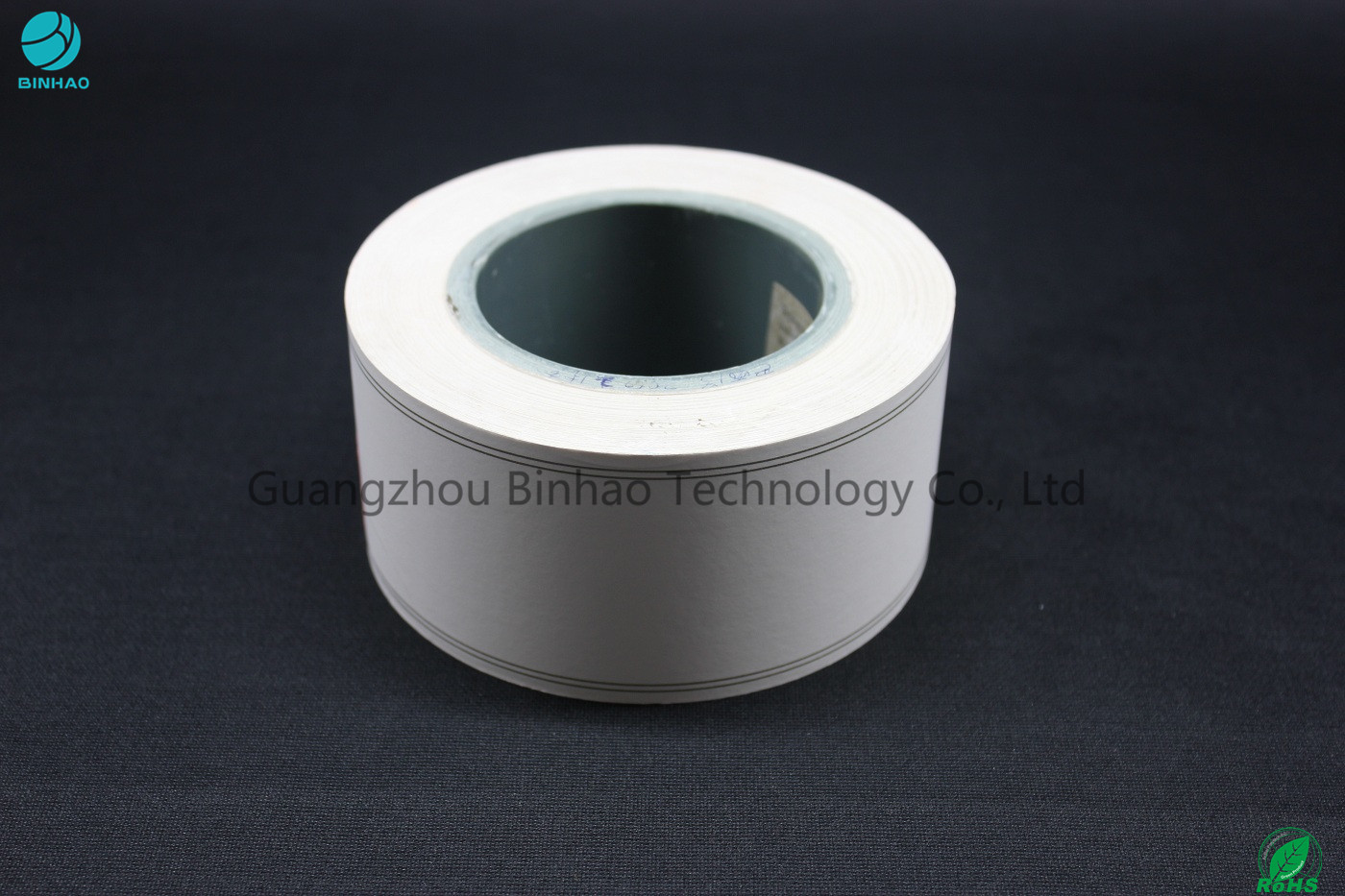 60mm Biała podstawa z filtrem tytoniowym Papierowy filtr papierosowy Opakowanie na papierosy ISO9001 Standard z błyszczącym olejem
